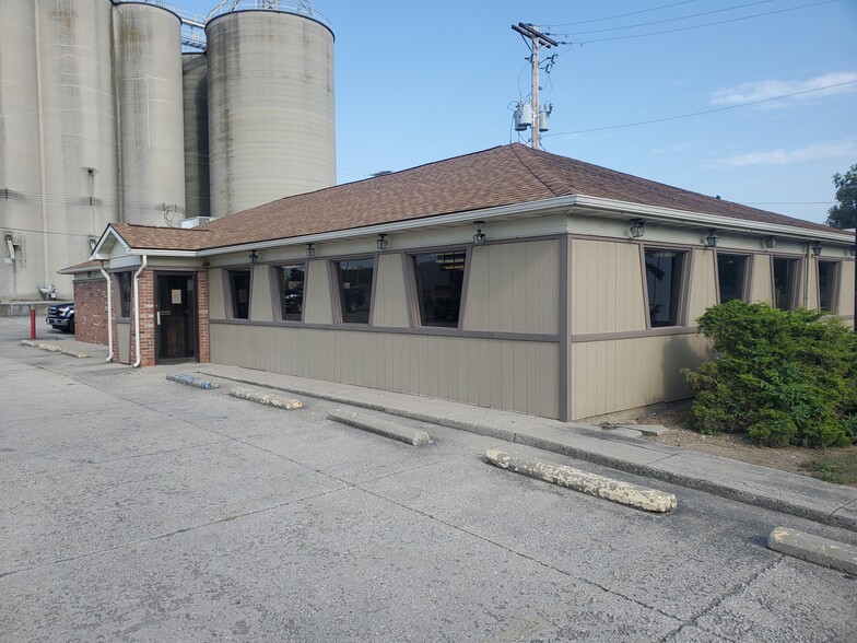 120 N Warpole St, Upper Sandusky, OH en venta - Foto del edificio - Imagen 2 de 19