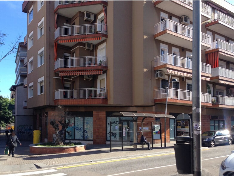 Edificio residencial en Ripollet, Barcelona en venta - Foto del edificio - Imagen 2 de 2