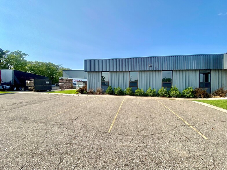 5522 Aurelius Rd, Lansing, MI en alquiler - Foto del edificio - Imagen 3 de 18