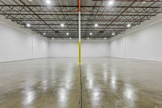 7950-7966 NW 14th St, Miami, FL en alquiler Foto del interior- Imagen 2 de 23