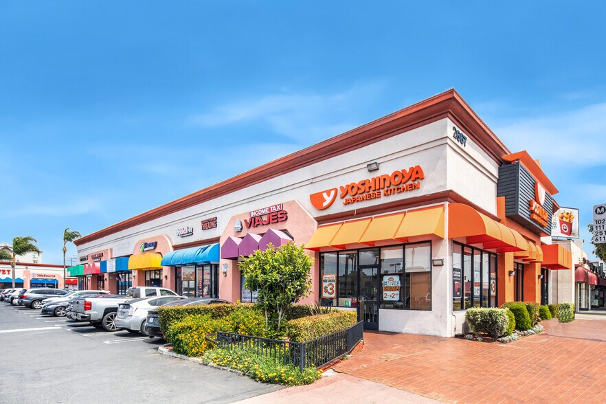 Plaza De La Fiesta / 40K SF Center cartera de 3 inmuebles en venta en LoopNet.es - Foto del edificio - Imagen 2 de 10