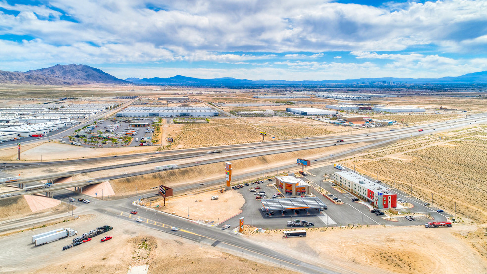 Speedway Boulevard, Las Vegas, NV en alquiler - Vista aérea - Imagen 2 de 4