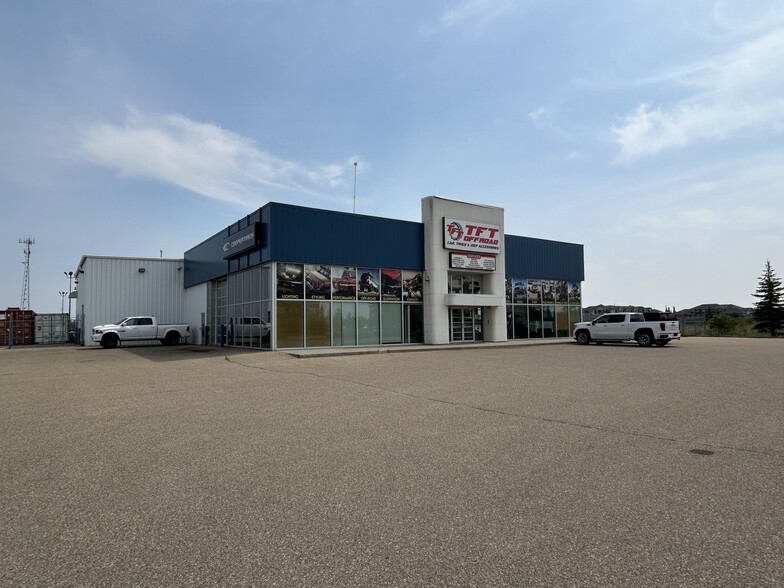 342 Laura Ave, Red Deer County, AB en alquiler - Foto del edificio - Imagen 1 de 22