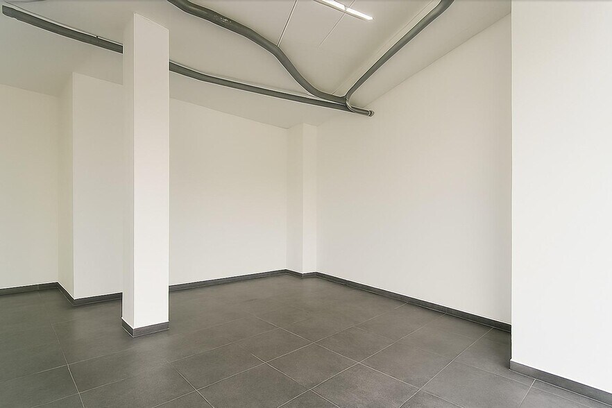 Local en Paterna en venta - Foto del edificio - Imagen 3 de 7
