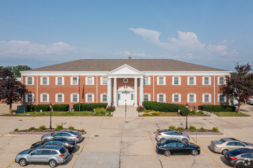 4350 DiPaolo Ctr, Glenview, IL en alquiler - Foto del edificio - Imagen 2 de 9