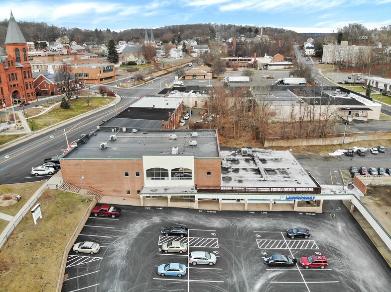 33 W Main St, Vernon Rockville, CT en alquiler - Foto del edificio - Imagen 2 de 22