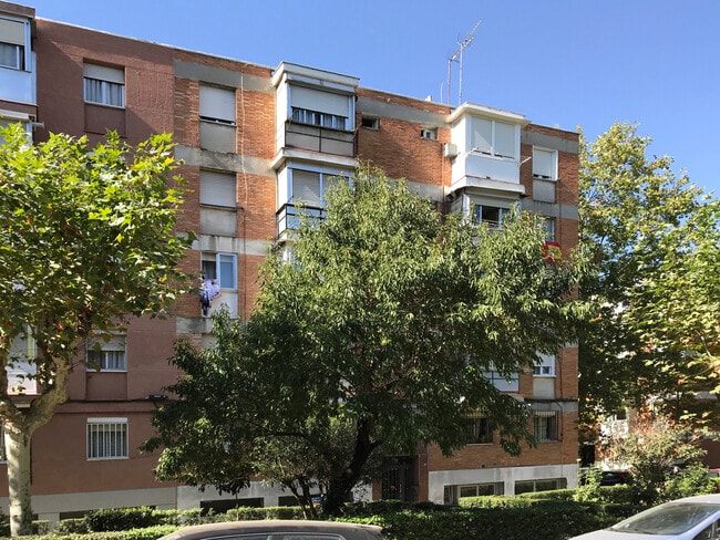 Más detalles de Calle Claudio Sánchez Albornoz, 27, Madrid - Edificio residencial​ en venta