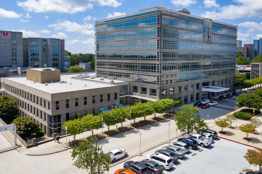 5669 Peachtree Dunwoody Rd NE, Atlanta, GA en alquiler - Foto del edificio - Imagen 1 de 26