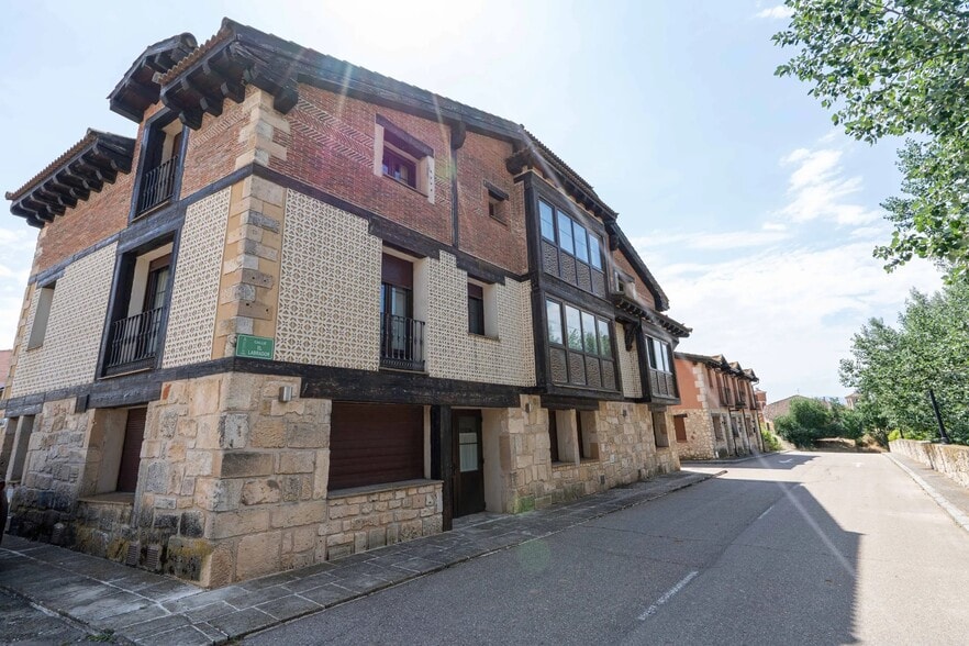 Hotel y hospedaje en Grajera, Segovia en venta - Foto del edificio - Imagen 2 de 14