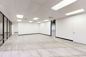 11381 Meadowglen Ln, Houston, TX en alquiler Matterport 3D Scan- Imagen 1 de 8