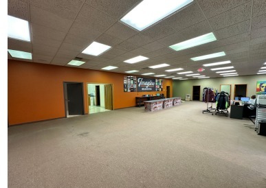 5061 W State St, Wauwatosa, WI en alquiler - Foto del interior - Imagen 3 de 4