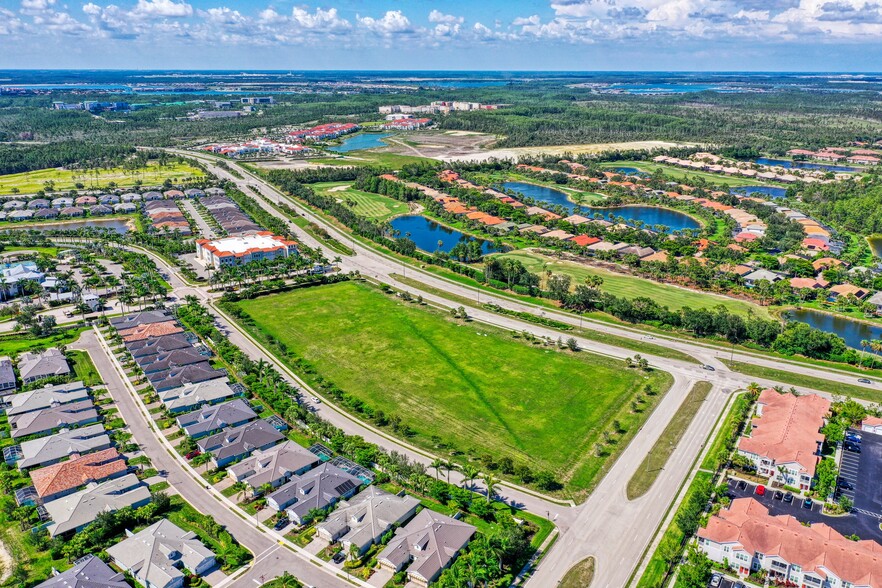 Ben Hill Griffin Pkwy, Estero, FL en alquiler - Foto del edificio - Imagen 3 de 10