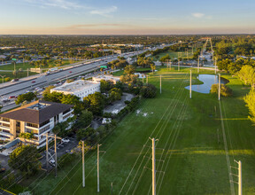 15165 NW 77th Ave, Miami Lakes, FL - vista aérea  vista de mapa - Image1