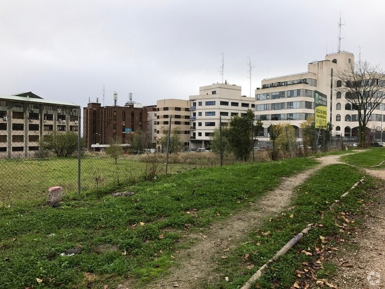 Calle Muguet, 19, Madrid, Madrid en alquiler - Foto del edificio - Imagen 2 de 2