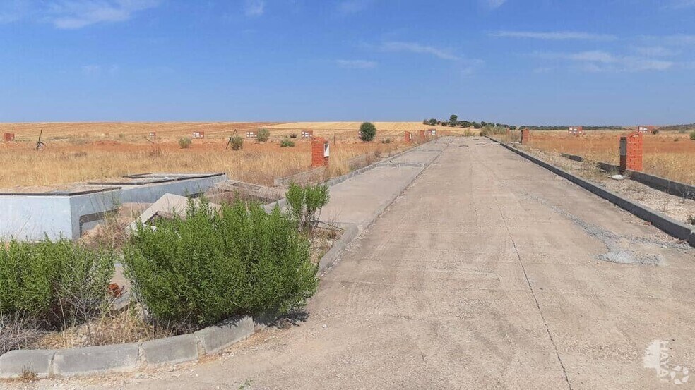 Calle de Mediterráneo, 3, Villanueva de la Torre, Guadalajara en venta - Foto del edificio - Imagen 2 de 4