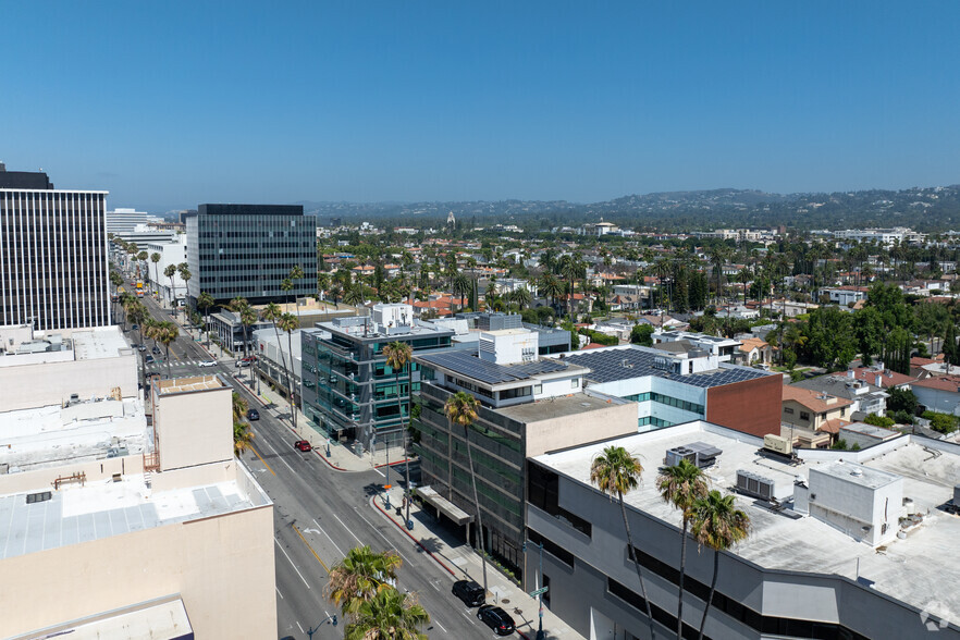 9025 Wilshire Blvd, Beverly Hills, CA en alquiler - Vista aérea - Imagen 3 de 36