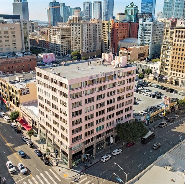 120 E 8th St, Los Angeles, CA en alquiler - Foto del edificio - Imagen 2 de 19