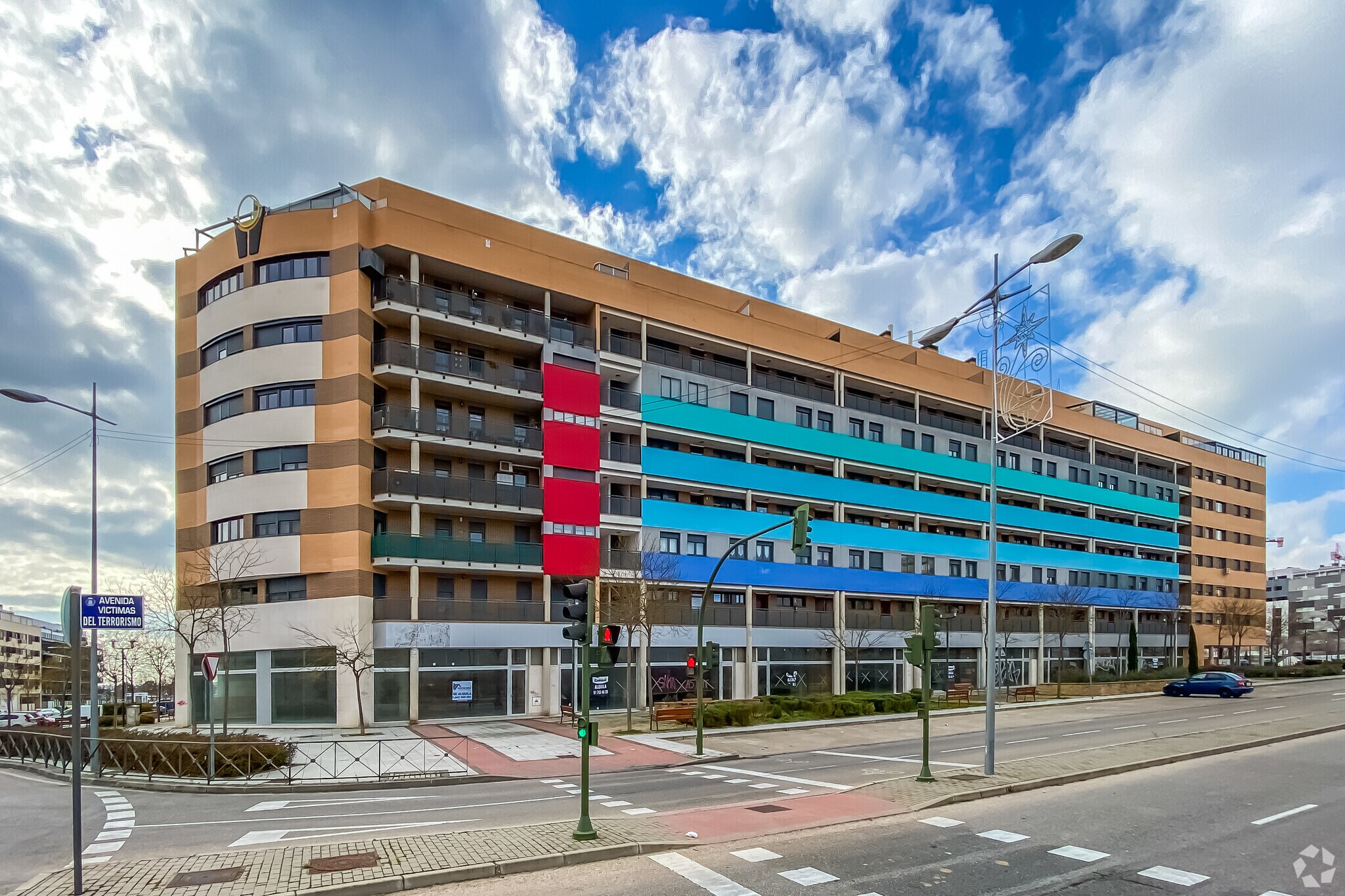 Calle Avenida Víctimas del Terrorismo, 5, Alcalá de Henares, Madrid en venta Foto principal- Imagen 1 de 1