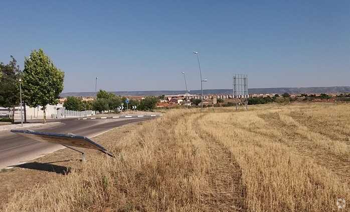 Terrenos en Villanueva de la Torre, Guadalajara en venta - Foto del edificio - Imagen 3 de 3