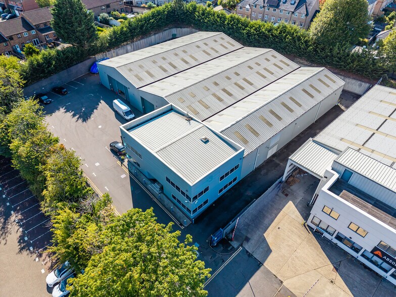 14 Rhodes Way, Watford en venta - Vista aérea - Imagen 2 de 8