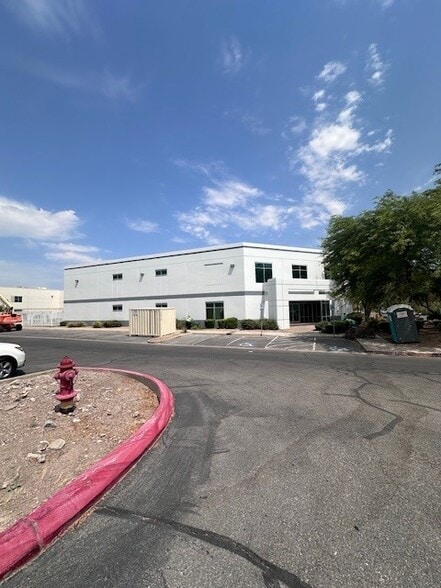 7521 Eastgate Rd, Henderson, NV en alquiler - Foto del edificio - Imagen 1 de 8