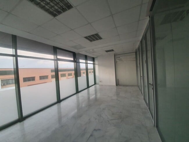 Más detalles de Calle Aviación, S/N, SEVILLA - Oficina en alquiler