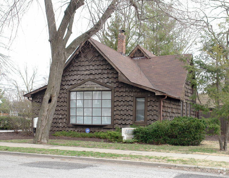 6417 Carrollton Ave, Indianapolis, IN en venta - Foto principal - Imagen 1 de 10