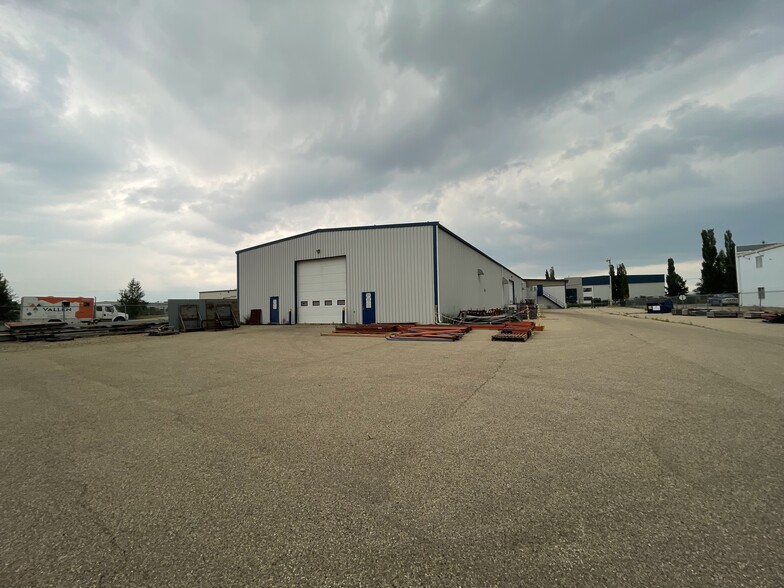 7932 Edgar Industrial Way, Red Deer, AB en alquiler - Foto del edificio - Imagen 3 de 13