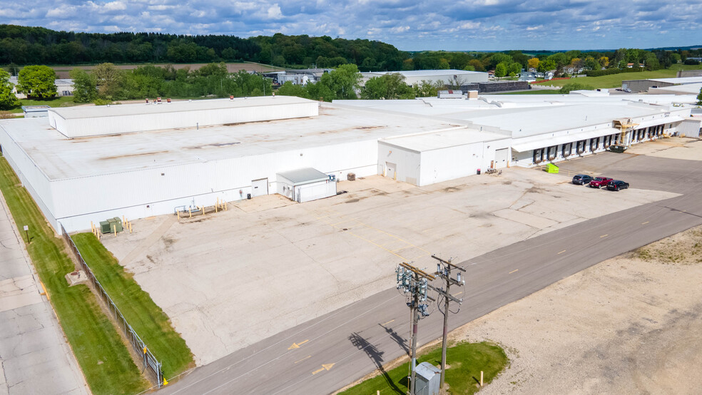 403 Degner Ave, Mayville, WI en alquiler - Foto del edificio - Imagen 3 de 18