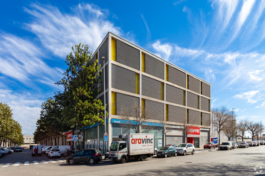 Nave en L'hospitalet De Llobregat, Barcelona en venta - Foto del edificio - Imagen 2 de 3