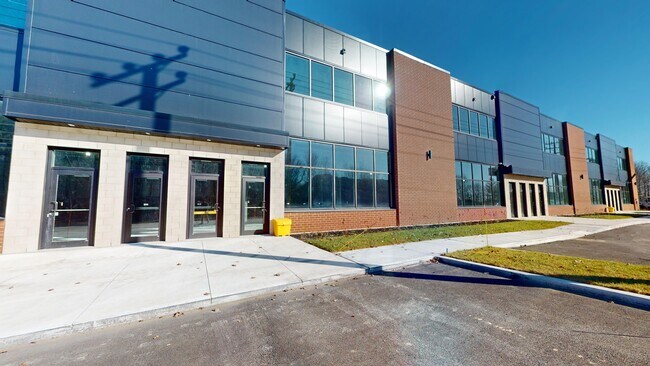 Más detalles de 100 Blvd Jean-Baptiste-Rolland O, Saint-jerome, QC - Nave en alquiler