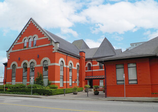 668 Carnarvon St, New Westminster, BC en alquiler Foto del edificio- Imagen 2 de 3