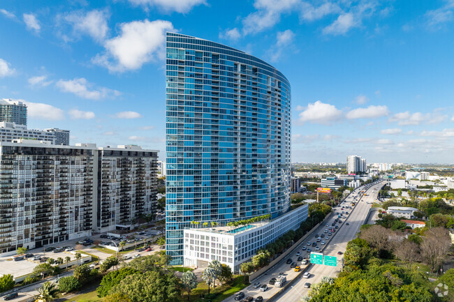 Más detalles para 601 NE 36th St, Miami, FL - Edificios residenciales en venta