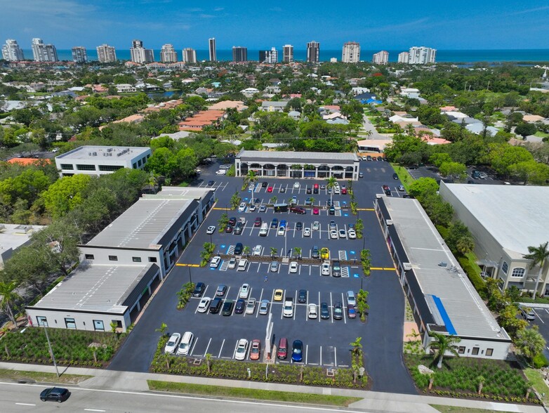 4949 Tamiami Trl, Naples, FL en alquiler - Foto del edificio - Imagen 2 de 6