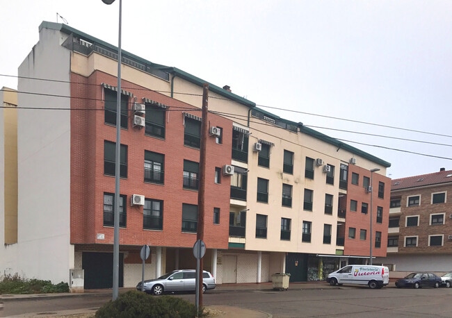 Más detalles de Paseo del Cementerio, 98, Talavera de la Reina - Edificio residencial​ en venta