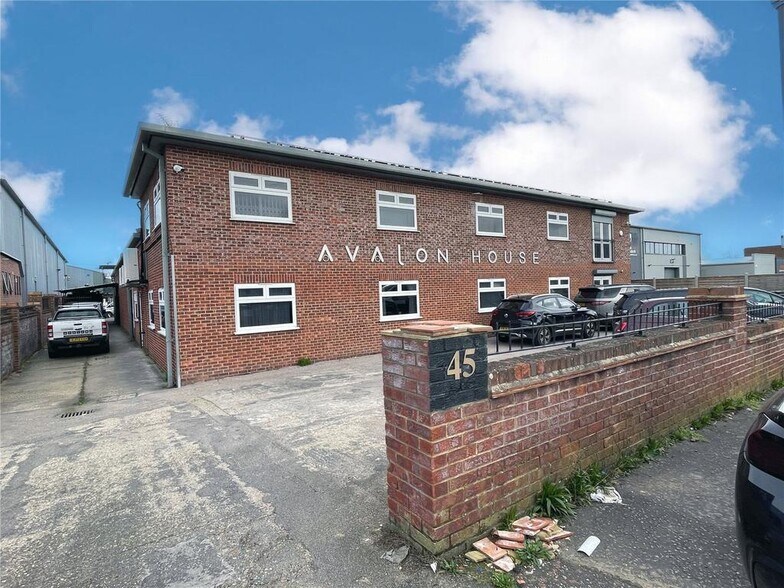 45 Tallon Rd, Brentwood en alquiler - Foto del edificio - Imagen 1 de 9