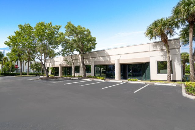 13630 NW 8th St, Sunrise, FL en alquiler - Foto del edificio - Imagen 3 de 12