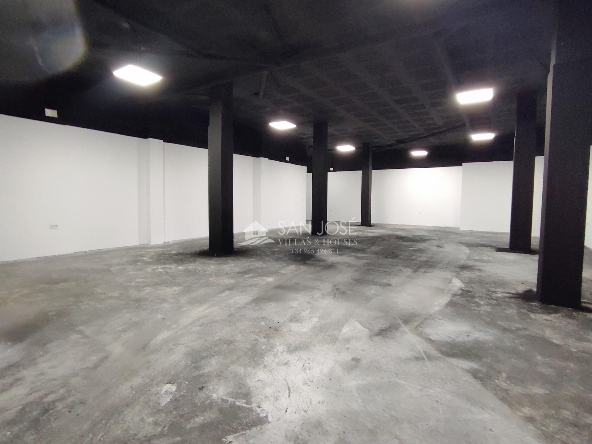 Local en Novelda en venta Foto del interior- Imagen 1 de 5