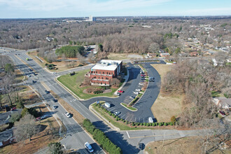 2400 Freeman Mill Rd, Greensboro, NC - VISTA AÉREA  vista de mapa