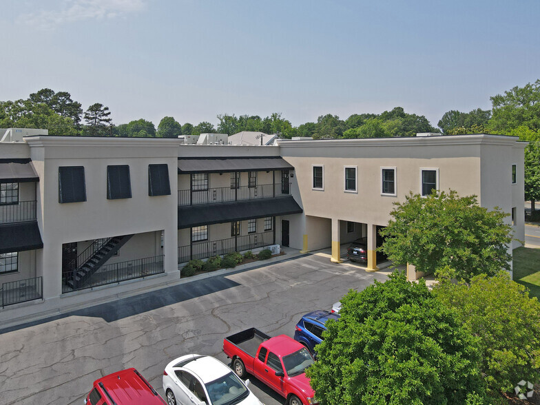 2102 N Elm St, Greensboro, NC en alquiler - Foto del edificio - Imagen 2 de 6