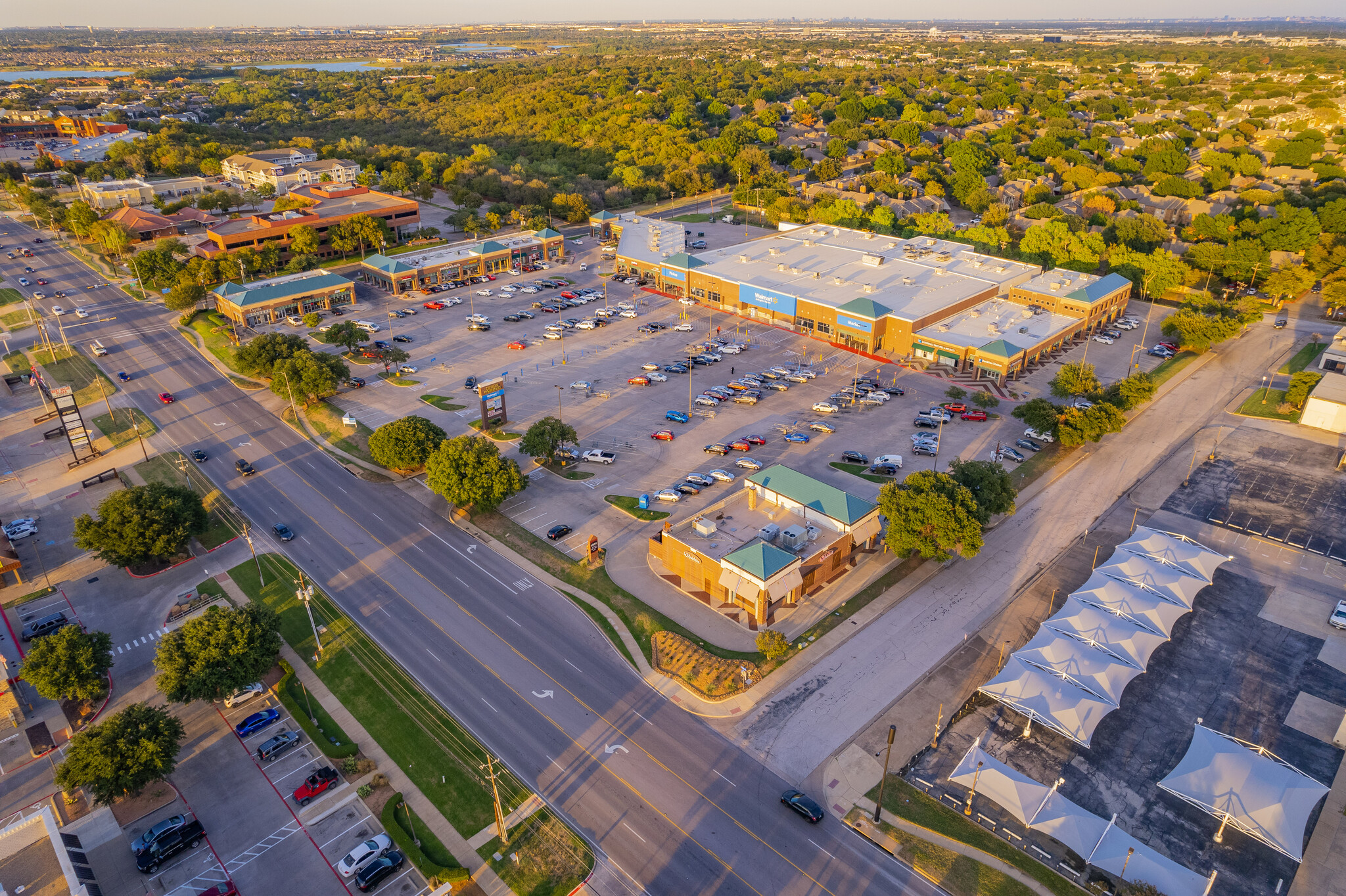 2101-2151 N Collins St, Arlington, TX en alquiler Foto del edificio- Imagen 1 de 5