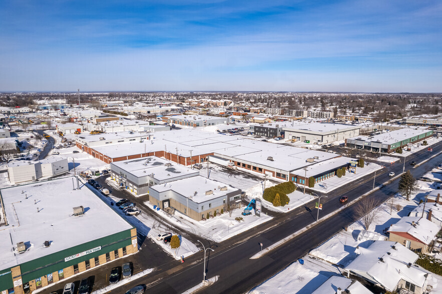 605 Boul Iberville, Repentigny, QC en alquiler - Vista aérea - Imagen 2 de 4