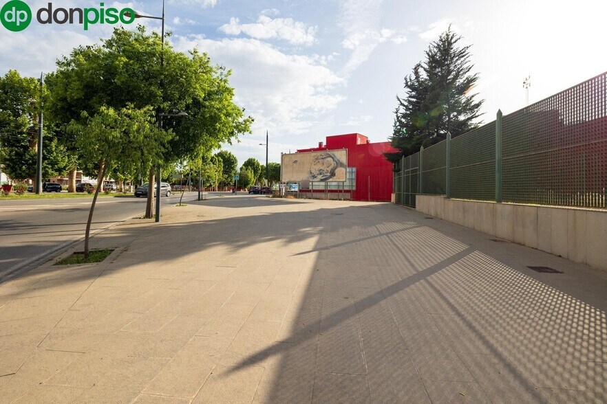Calle Nelson Mandela, 12, Armilla, Granada en venta - Foto del edificio - Imagen 2 de 21