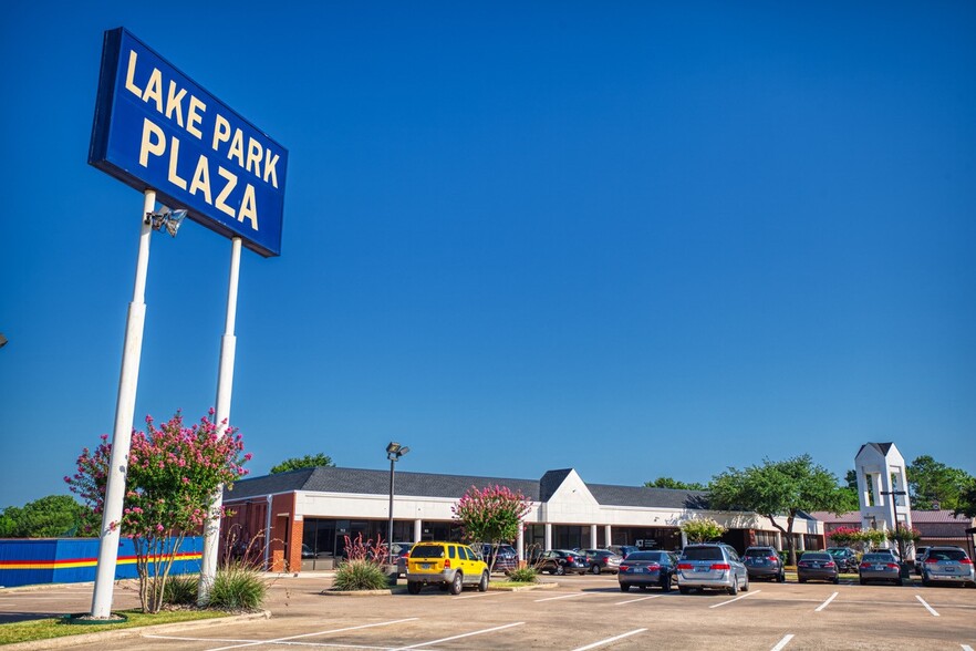 359 Lake Park Rd, Lewisville, TX en alquiler - Foto del edificio - Imagen 2 de 3