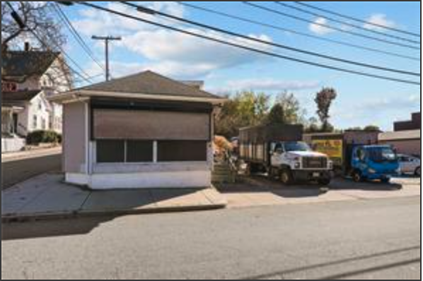 407 Arnold St, Woonsocket, RI en venta - Foto del edificio - Imagen 3 de 8