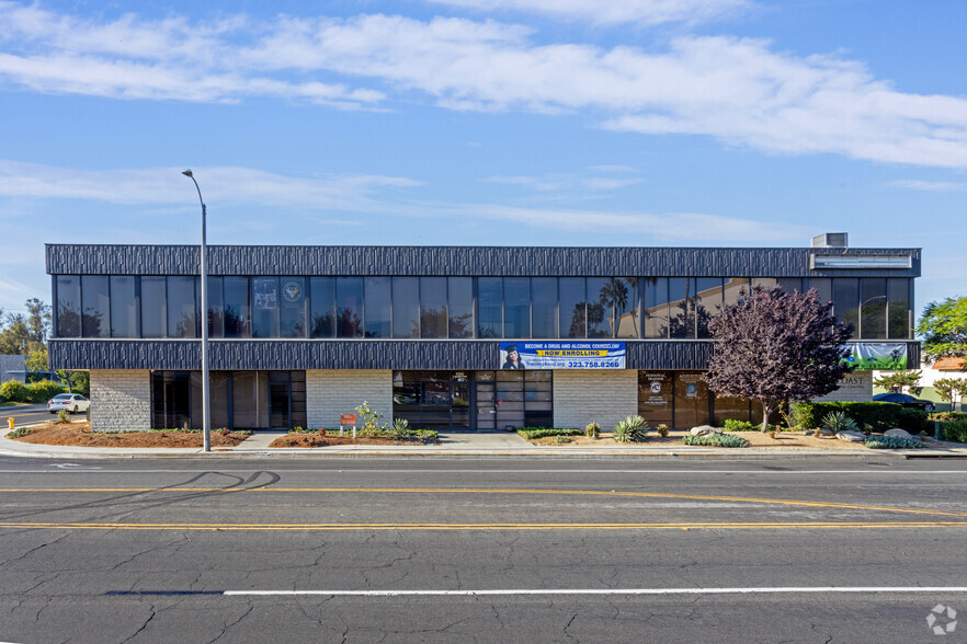 1000 E Dominguez St, Carson, CA en alquiler - Foto del edificio - Imagen 3 de 7