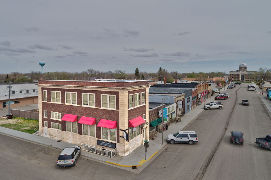 11 S Main St S, Crosby, ND en venta - Foto principal - Imagen 1 de 50