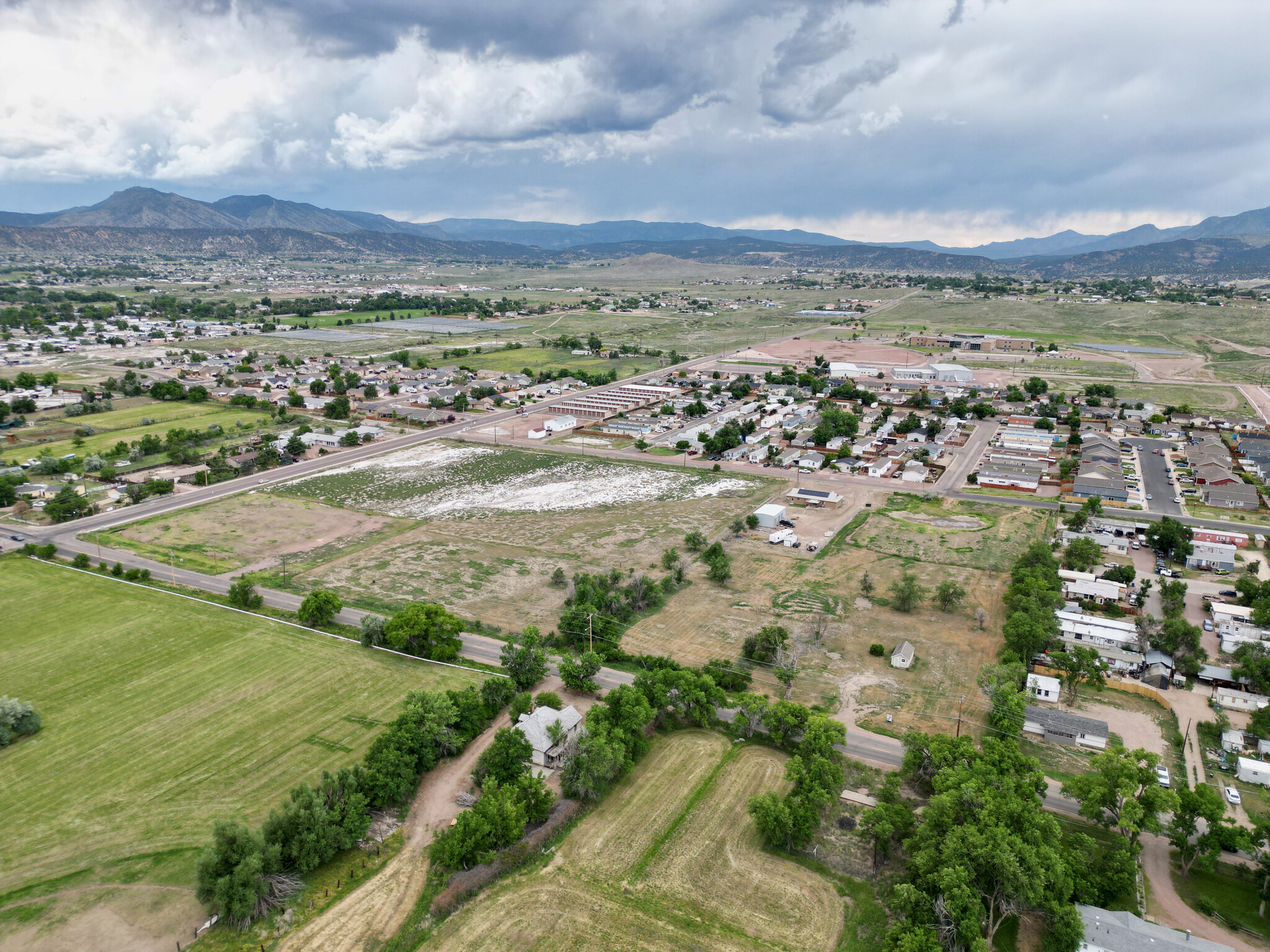 Field & Elizabeth St, Canon City, CO en venta Vista aérea- Imagen 1 de 12