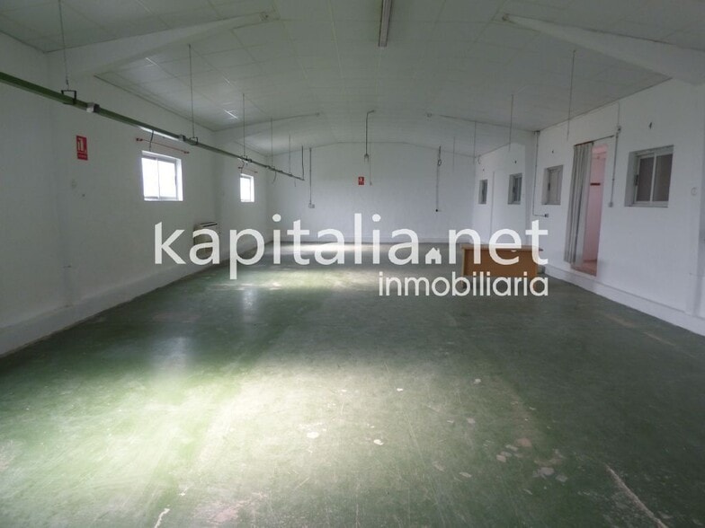 Nave en València en venta - Foto del edificio - Imagen 3 de 6