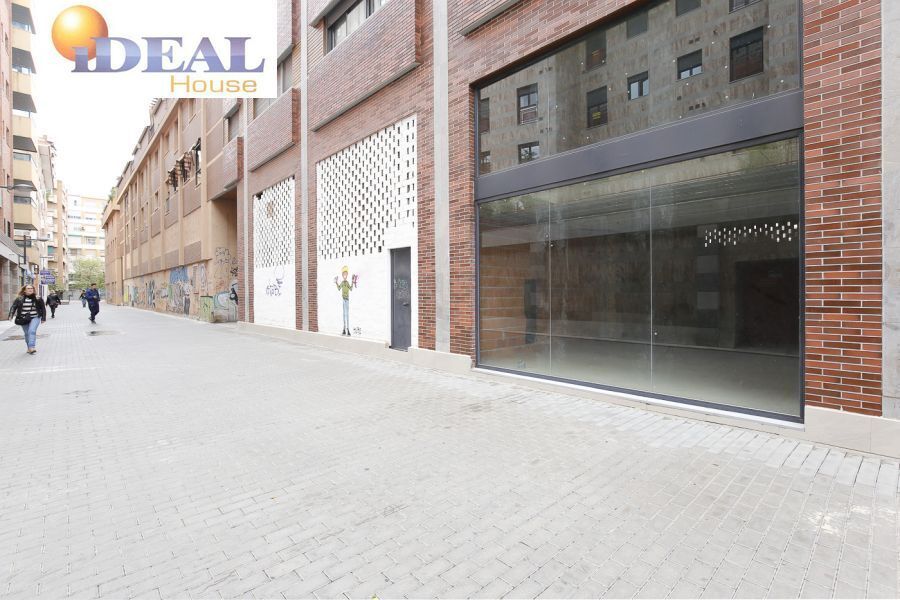 Local en Granada en venta Foto del edificio- Imagen 1 de 24